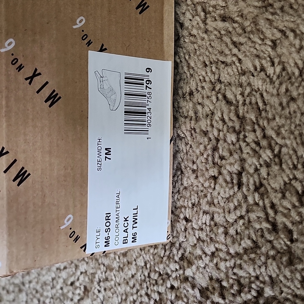 Size 7M wedge sandals